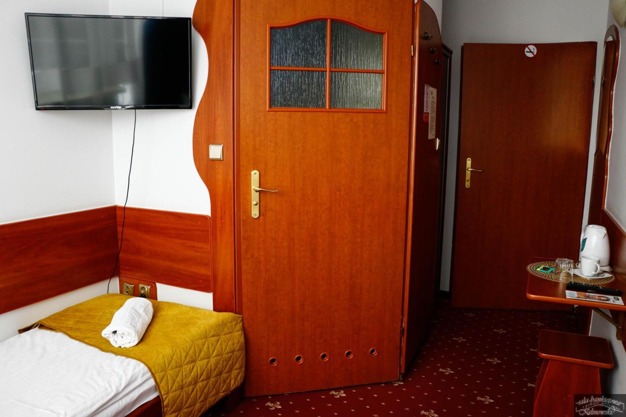 Sala Bankietowa I Pokoje Goscinne Sokolka Kültér fotó