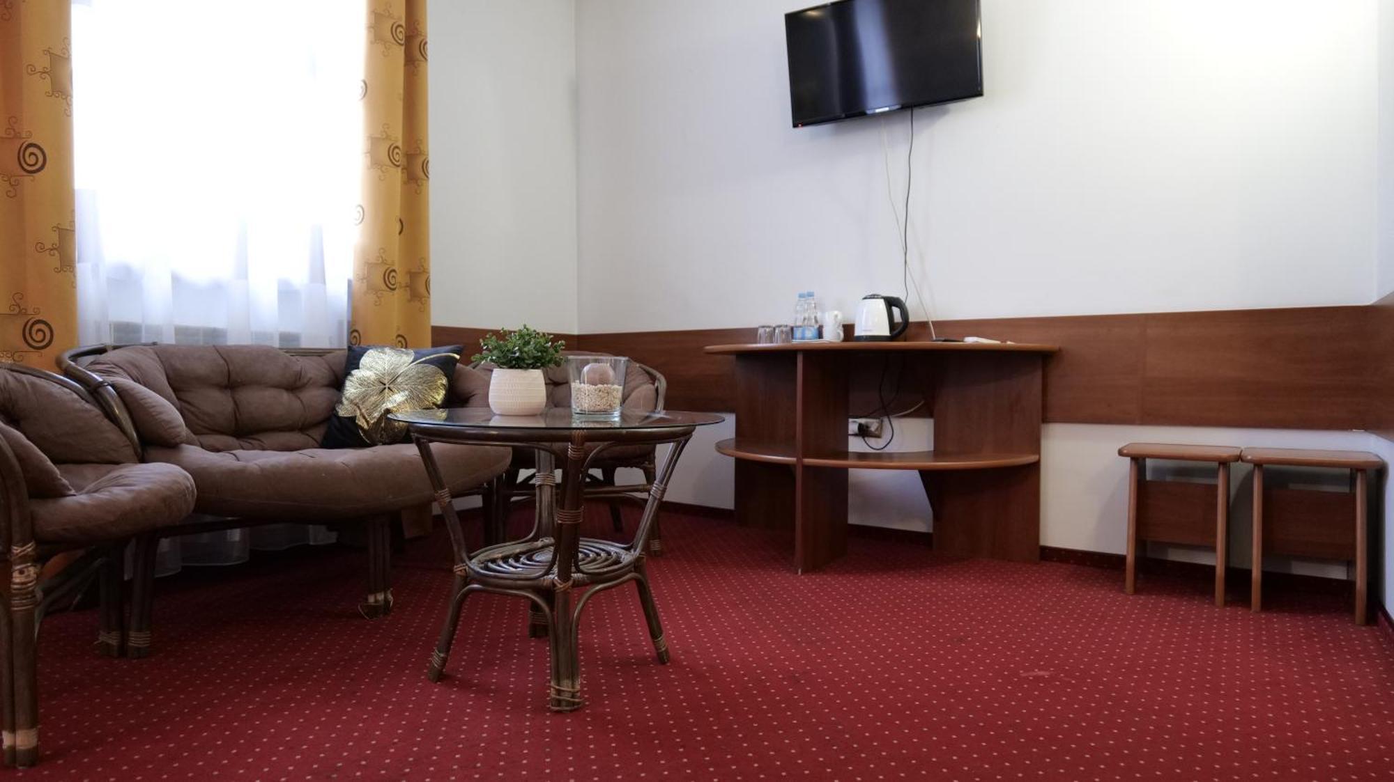 Sala Bankietowa I Pokoje Goscinne Sokolka Kültér fotó